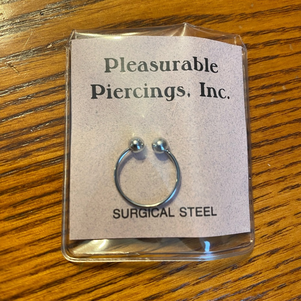 Pleasurable Piercings Surgical Steel Circular Barbell 18G 1/2”W New In Package!